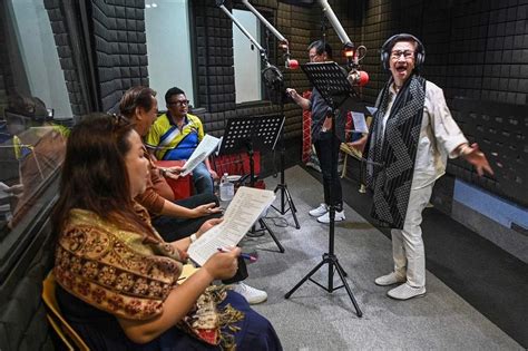 Last surviving radio dramas cheer Filipino listeners, but so few are .